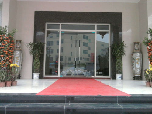 河?xùn)|區(qū)專(zhuān)業(yè)服務(wù) 玻璃門(mén)安裝維修、工裝裝修與珠寶首飾回收修理一站式解決方案